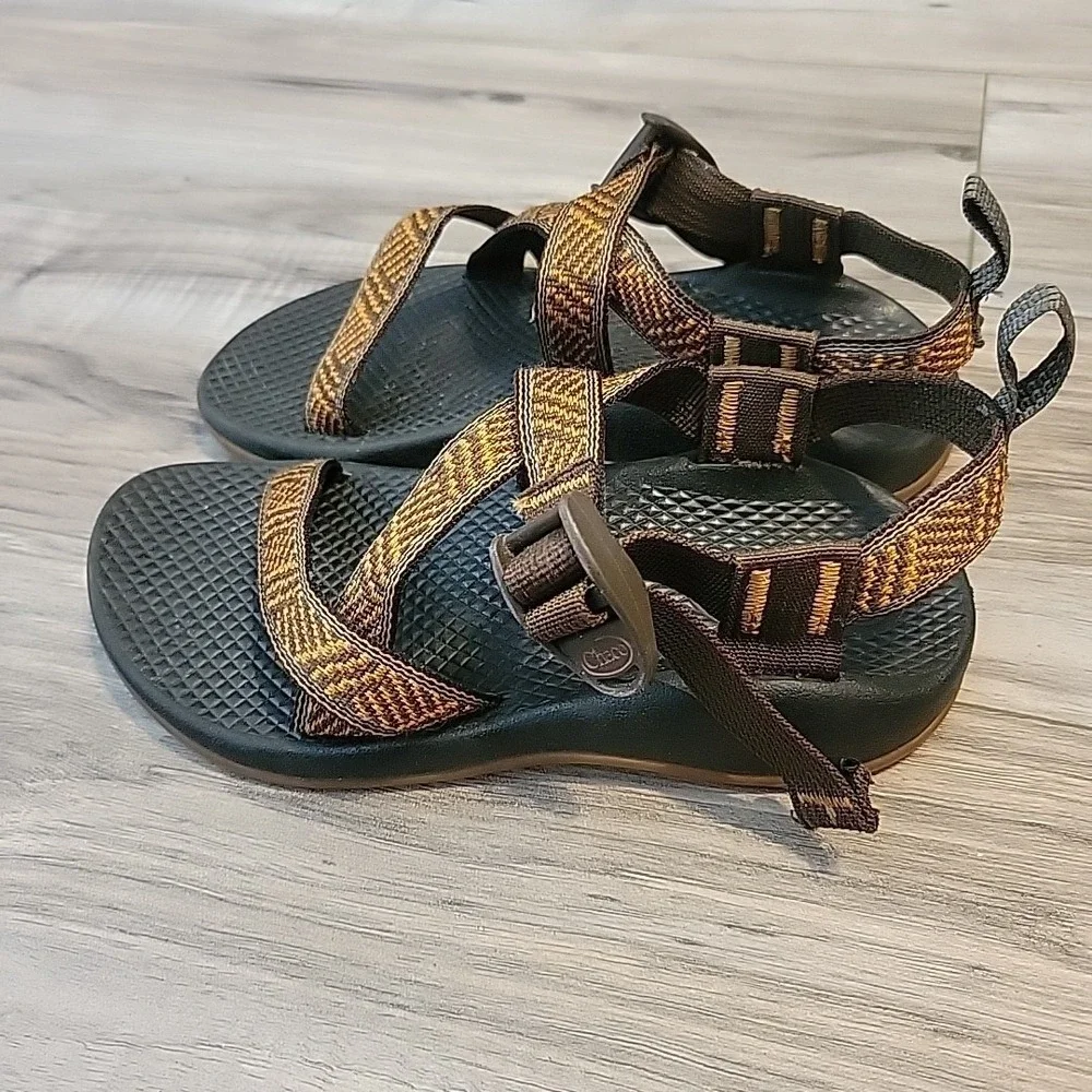 Chacos Z/1  Sandals Unisex Kids 2 Brown Ajustable Straps Open Toe Outdoor Hiking